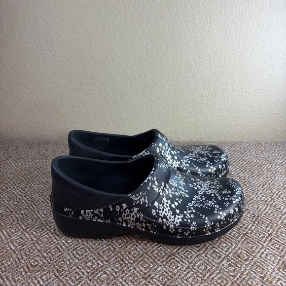 Crocs Clog Women’s Sz 11 Neria Pro II Clog Work Slip On SR Shoes Nursing - Picture 1 of 7